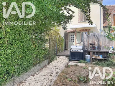 Maison de village à Saint-Germain-des-Prés (45220)