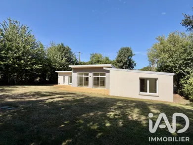 Maison à Saint-Sauveur-Villages (50490)