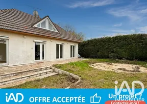 Traditional house in Chéroy (89690)
