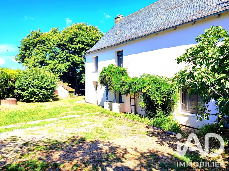 Maison 7 pièces 230 m² · à Cassaniouze · 230 m² · 280 000 €