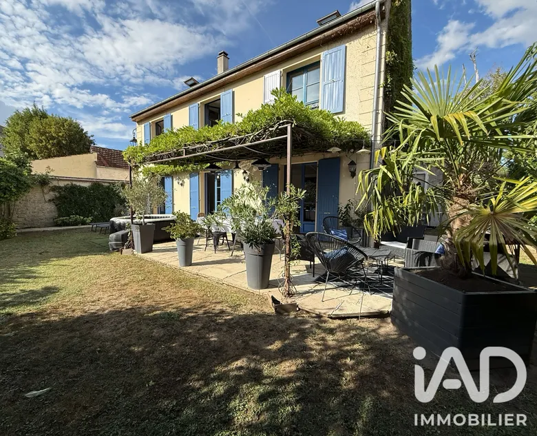 Maison 9 pièces 191 m² · à Maule · 191 m² · 649 000 €