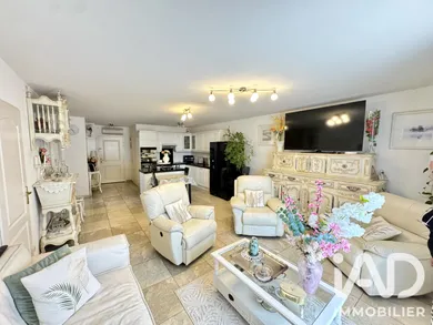 Apartment in Saint-Gilles (30800)