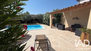 House in Saint-Saturnin-lès-Avignon (84450)