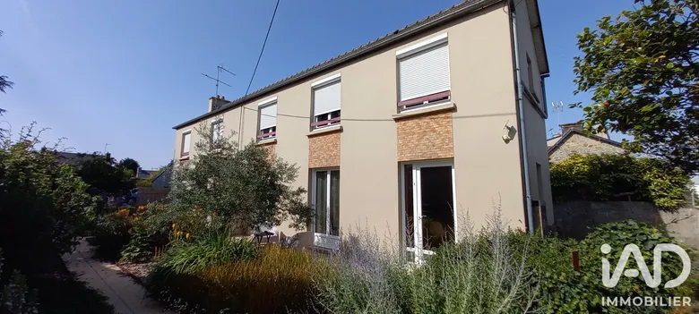 Immeuble 1 pièce 141 m² · à Bégard · 141 m² · 357 000 €