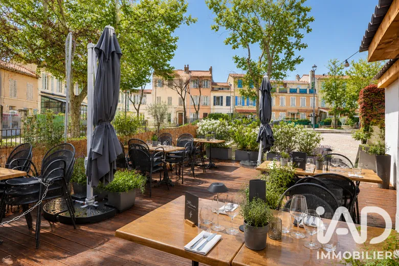 Restaurant à Marseille (13013) · 120 m² · 189 000 €