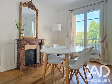 Apartment in Courbevoie (92400)