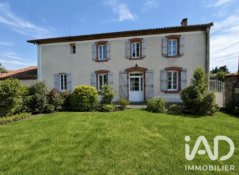 Maison 7 pièces 244 m² · à Bazillac · 244 m² · 244 000 €