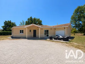 Maison traditionnelle à Val de Virvée (33240)