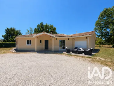 Maison traditionnelle à Val de Virvée (33240)