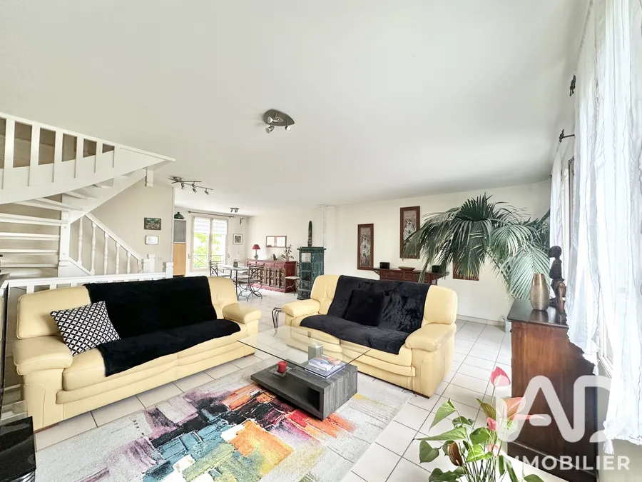 Maison à Sainte-Geneviève-des-Bois (91700) photo 3
