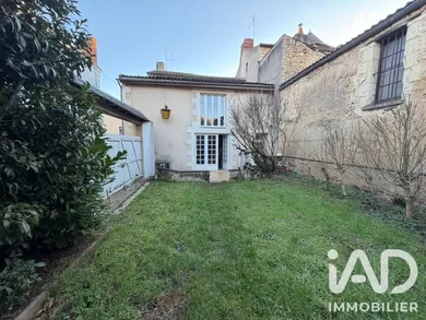 Immeuble à Thouars (79100)