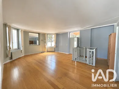 Apartment in Nanterre (92000)
