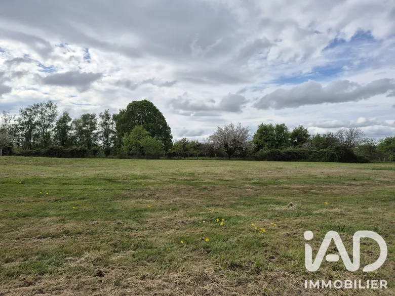 Terrain 639 m² · à Bâtir À Seignelay · 639 m² · 44 000 €