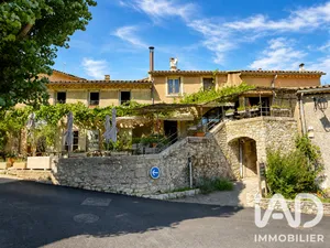 Restaurant in Savoillan (84390)