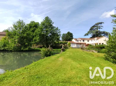 Domaine à Verrières (86410)