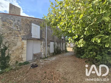 Maison de campagne à Lussant (17430)