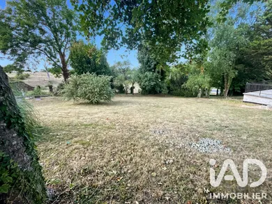Terrain à bâtir à Poigny (77160)