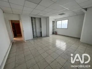 Commercial walls in Baie-Mahault (97122)
