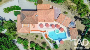 Maison à Châteauneuf-Grasse (06740)