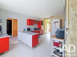 Village house in Tour-en-Bessin (14400)