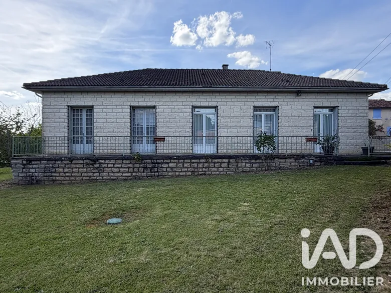 Maison 5 pièces 135 m² · à Aunac · 135 m² · 148 000 €