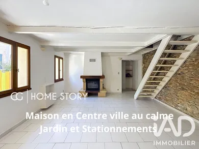 Maison à Saint-Cyr-sur-Mer (83270)