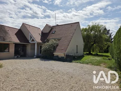 Architectural house in Milly-la-Forêt (91490)