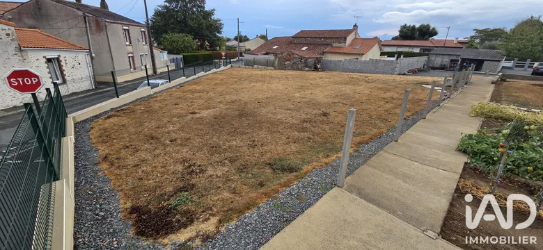 Terrain à bâtir à Sèvremoine (49450) · 76 500 €