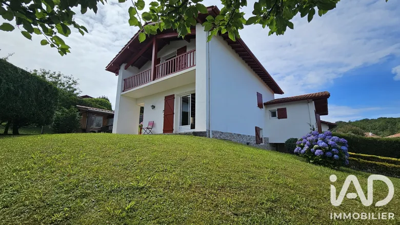 Maison 6 pièces 167 m² · à Urrugne · 167 m² · 728 000 €