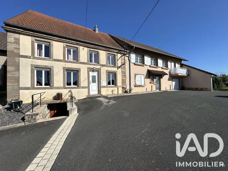 Maison 11 pièces 302 m² · à Guntzviller · 302 m² · 320 000 €