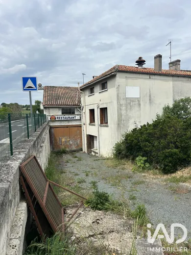 Immeuble à Nersac (16440)