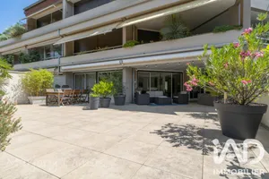 Apartment in Charbonnières-les-Bains (69260)
