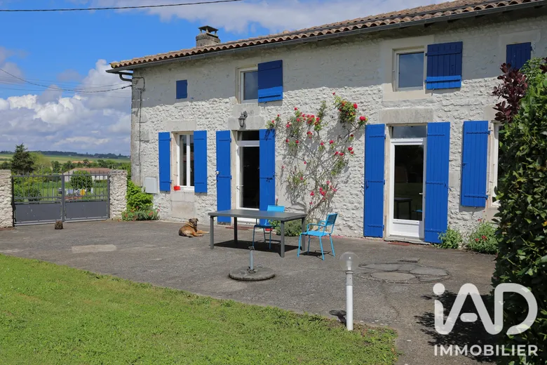 Maison 6 pièces 213 m² · à Réaux · 213 m² · 245 000 €