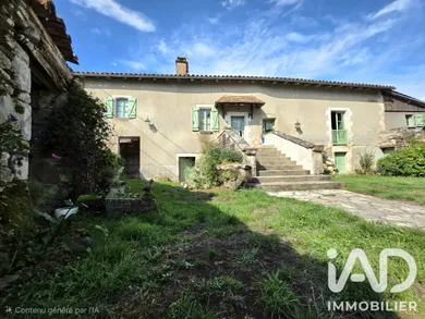 Maison traditionnelle à Gorses (46210)