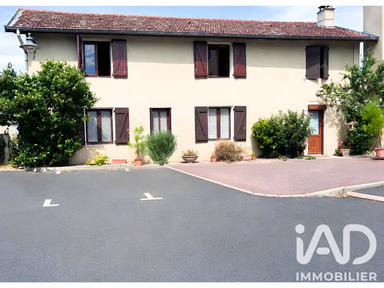 Maison 5 pièces 130 m² · à Chambéon · 130 m² · 182 000 €