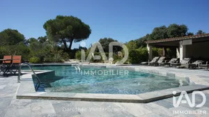 Commercial in Grans (13450)
