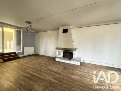 Maison de ville à Lucenay-lès-Aix (58380)
