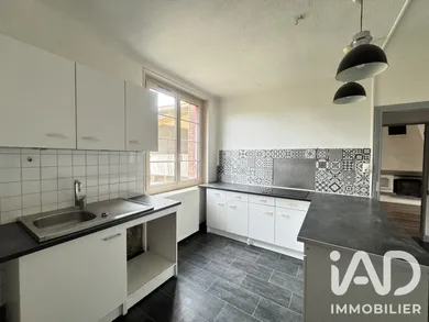 Maison de ville à Lucenay-lès-Aix (58380)