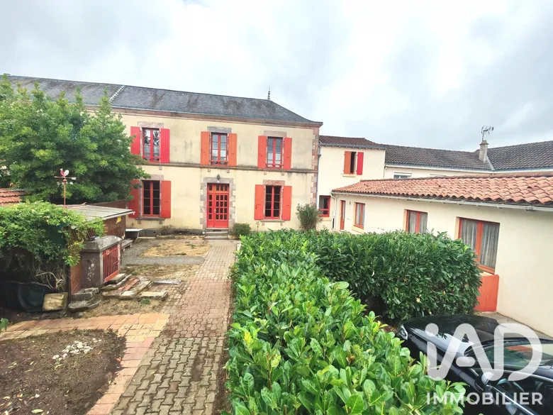 Maison 6 pièces 117 m² · à Saint-Pierre-du-Chemin · 117 m² · 154 000 €