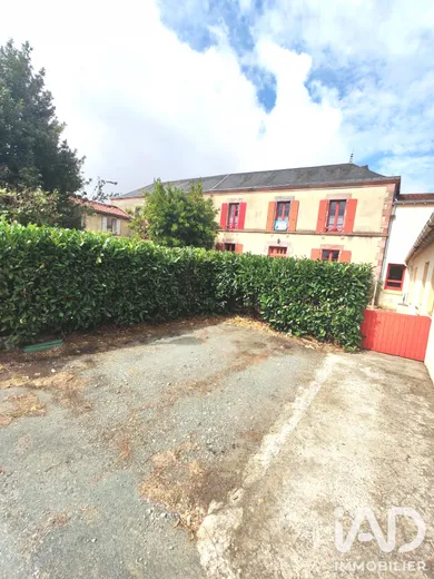 Traditional house in Saint-Pierre-du-Chemin (85120)