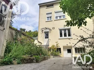 Maison de ville à Château-Renard (45220)