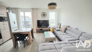 Apartment in Dammarie-lès-Lys (77190)