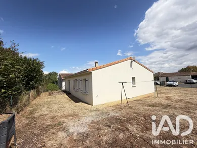 House in Vivonne (86370)