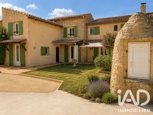 Maison traditionnelle à Faucon (84110)