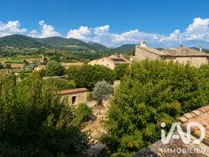 Maison traditionnelle à Faucon (84110)