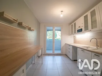Apartment in Aix-en-Provence (13100)