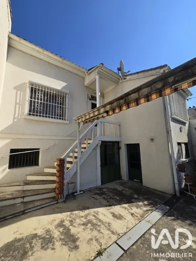 Townhouse in Arles (13200)
