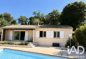 Maison traditionnelle à Bagnols-en-Forêt (83600)