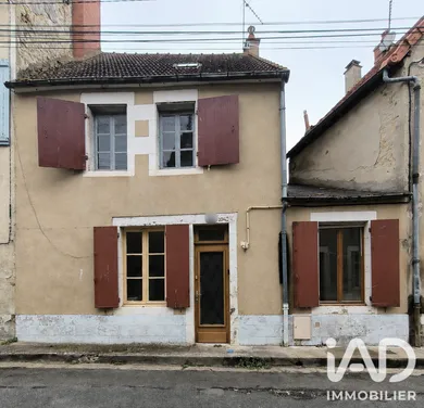 Maison de village à Sancoins (18600)