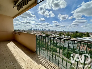 Apartment in Colombes (92700)